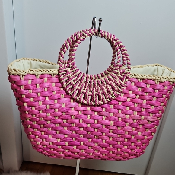 Nordstrom Handbags - Nordstrom Pink and Cream Woven Tote